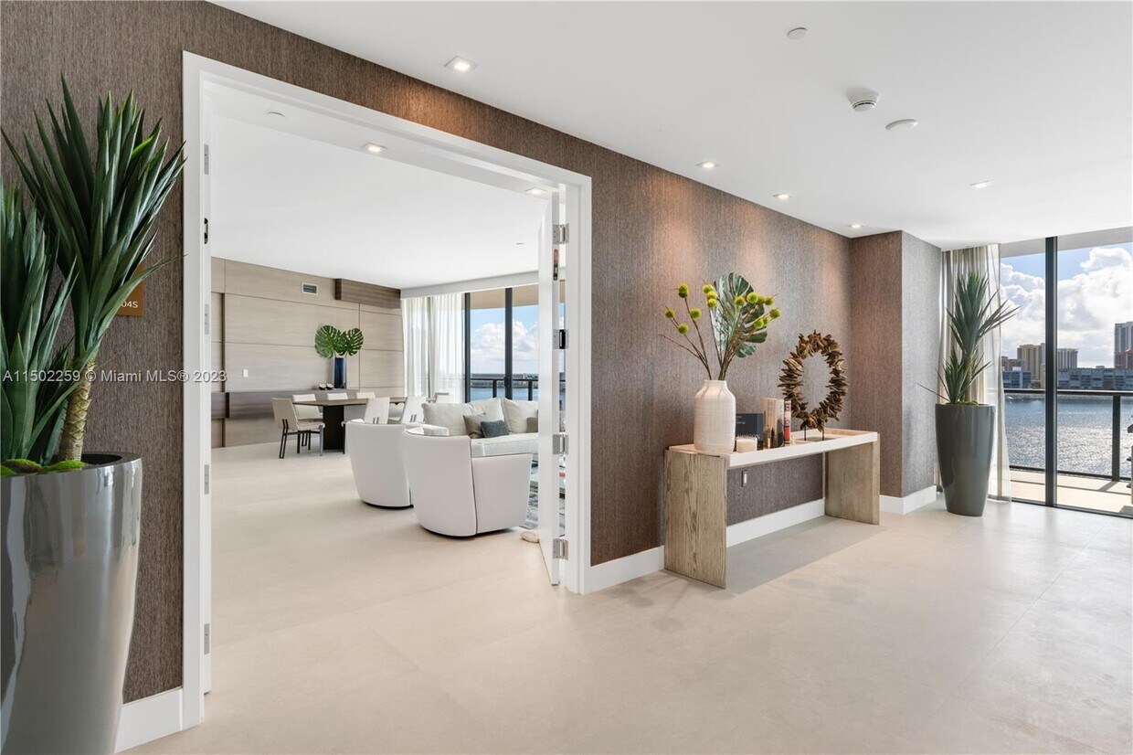 Foto principal - 5000 Island Estates Dr