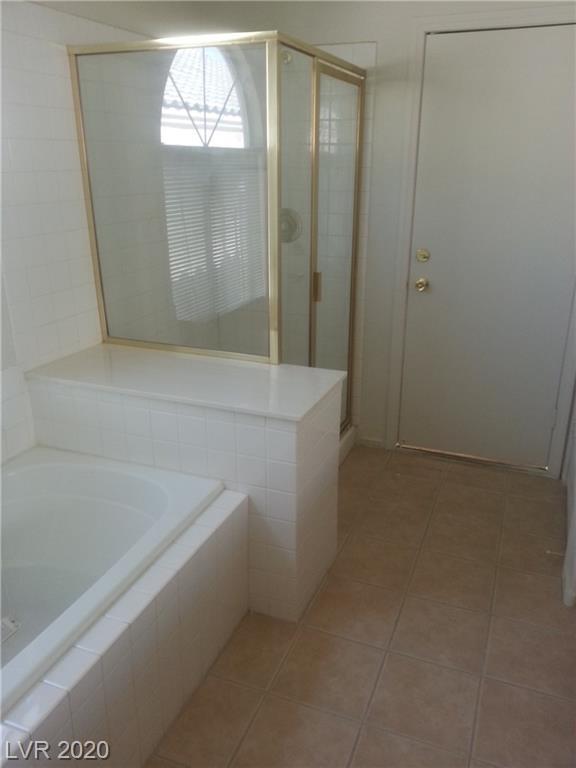 Bed - 3171 Castle Canyon Ave