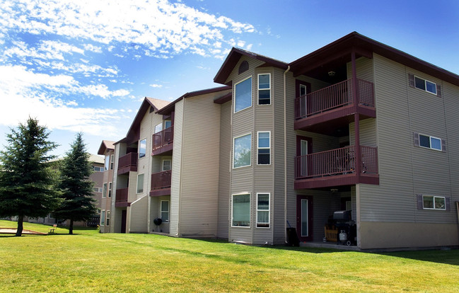 Building Photo - Balmoral Apartments