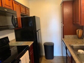 Building Photo - 2511 Metairie Lawn Dr