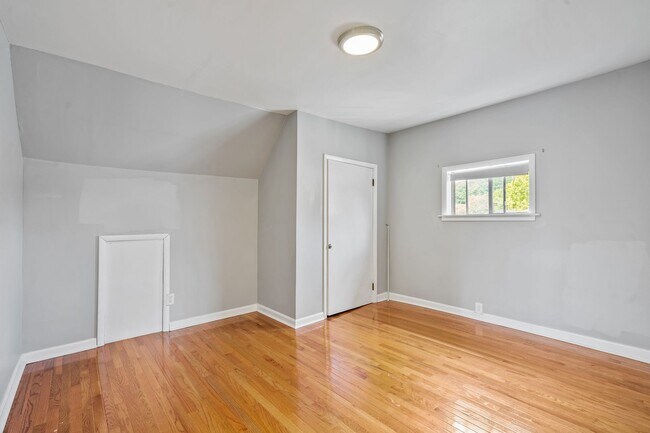 Building Photo - 5720 Rippey Street