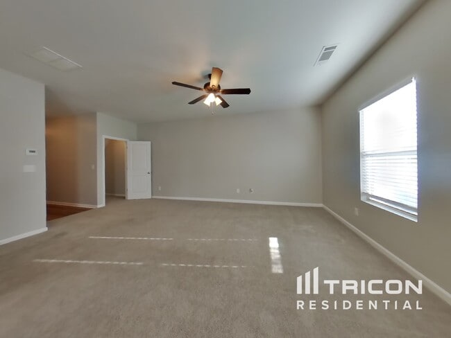 Foto del edificio - 1498 Turning Leaf Ln