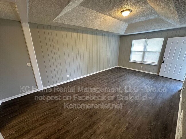 Foto del edificio - 9223 E 54th St