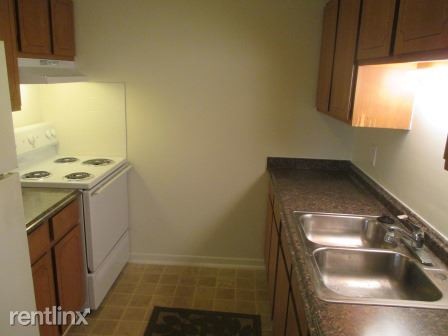 Building Photo - 1 br, 1 bath  - 35 Monroe St Apt 2