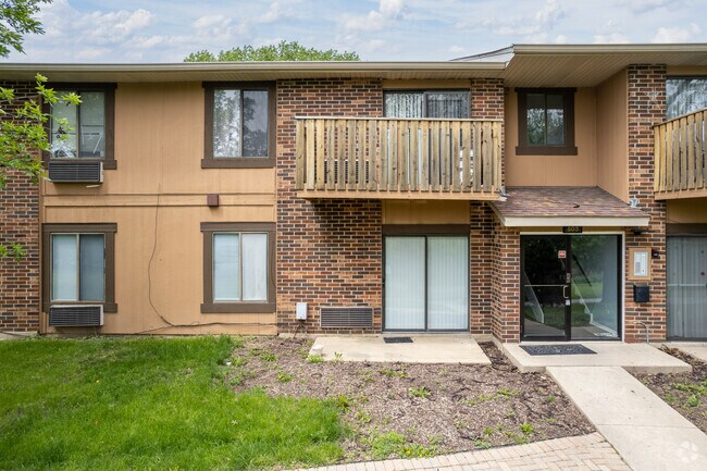 Building Photo - 503-507 Dorchester Ct
