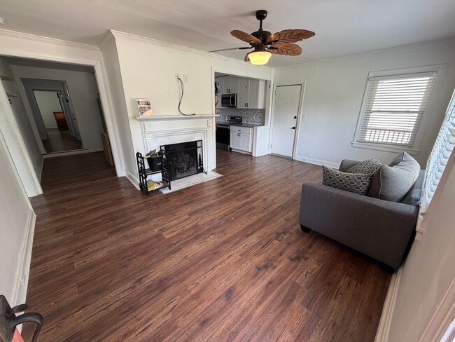 Family Room - 1240 Skyview Rd