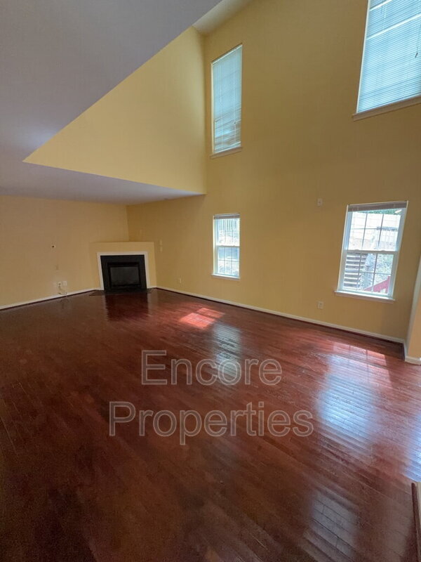 Foto del edificio - 4520 Shady Side Ln