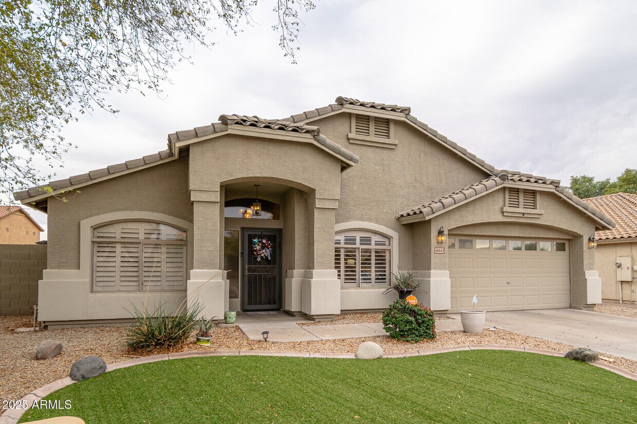 Foto principal - 16443 W Adams St