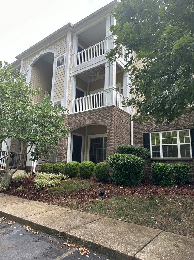 Building Photo - 4844 Bevendean Dr