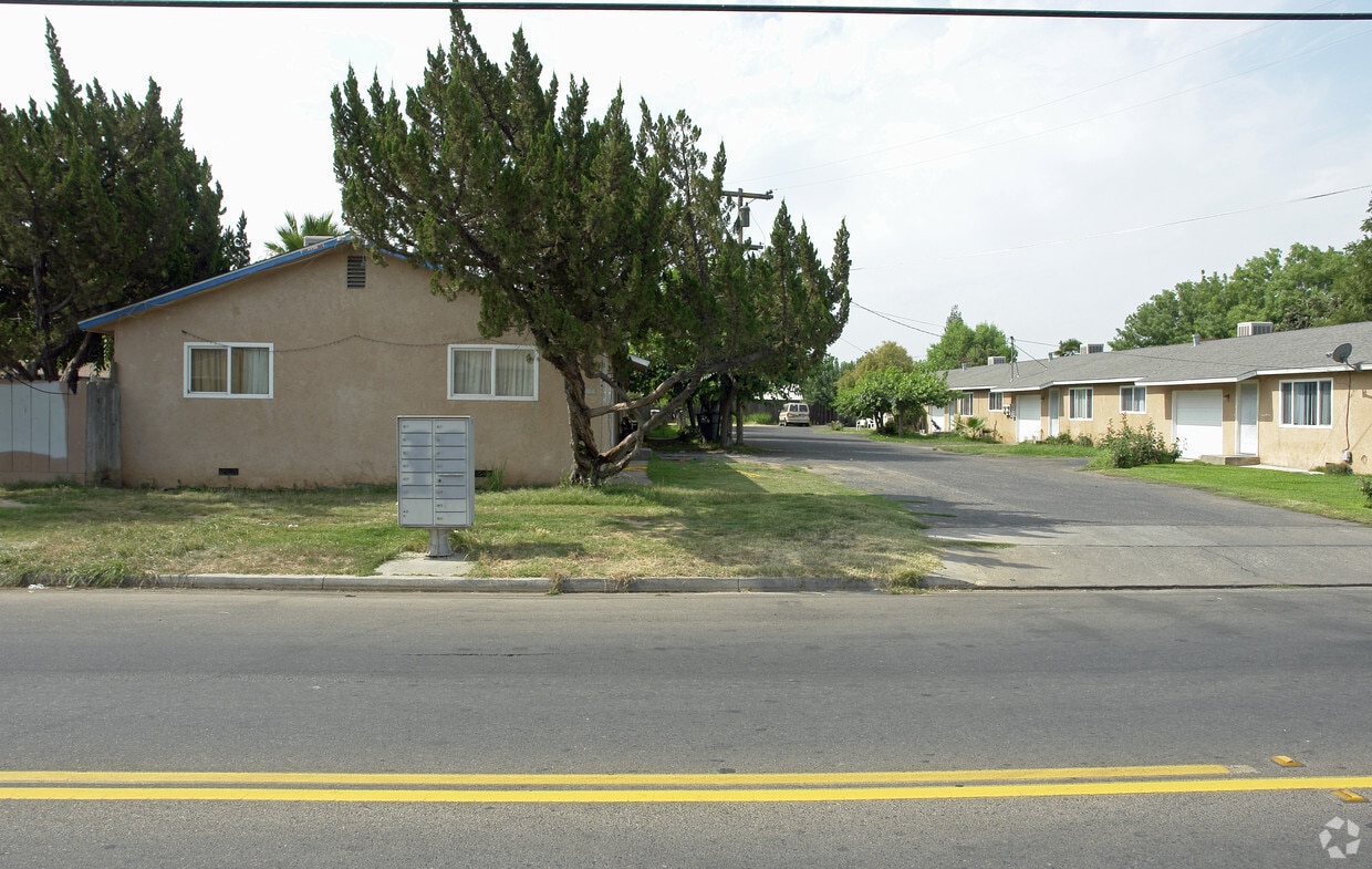 Primary Photo - 837-841 E Springfield Ave