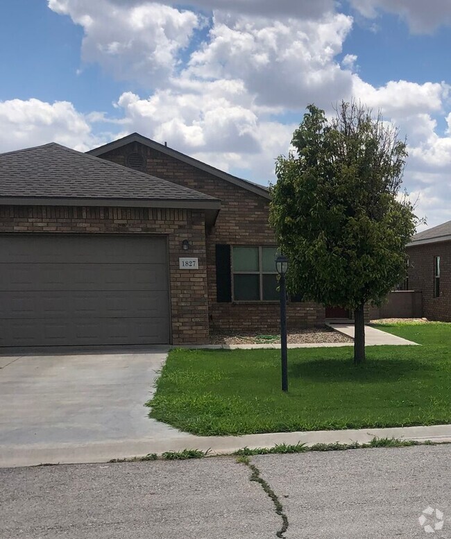 Building Photo - 1827 Dillon Wood Dr