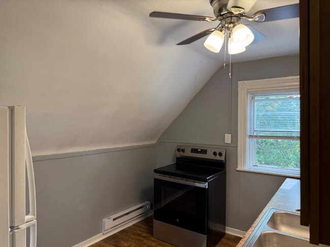 Foto del edificio - 210 S Bellinger St