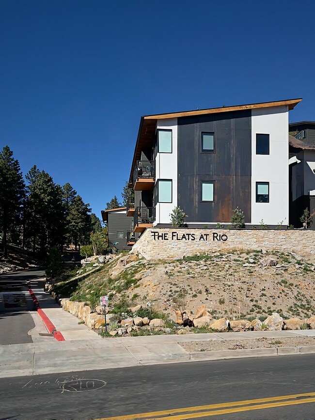 Foto del edificio - 1221 East Emma Drive