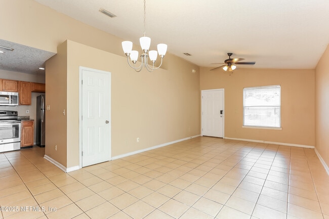 Building Photo - 5054 Knightsbridge Cir N