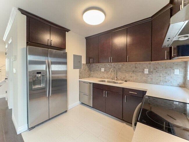 Foto del edificio - Controlled Access Complex | Townhouse 3BD/...