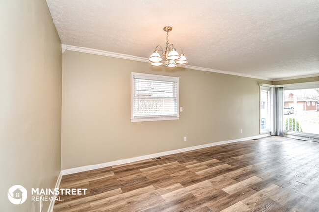 Building Photo - 6203 Middlerose Cir