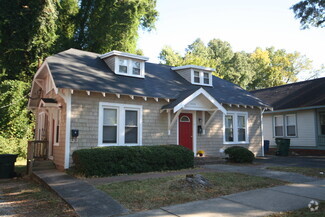 Building Photo - 1400 W Chapel Hill St