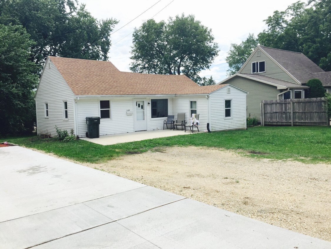 1209 Parker St, Cedar Falls, IA 50613 House Rental in Cedar Falls, IA
