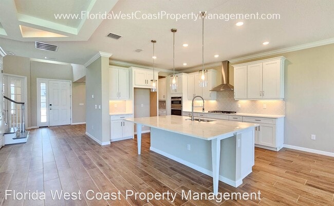 Building Photo - 5 br, 4.5 bath House - 10200 Milky Way Cir