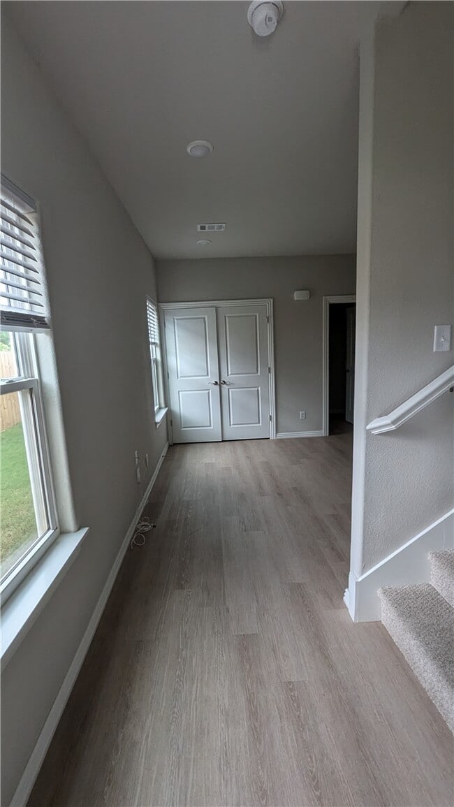 Building Photo - 1606 SW Casuarina Dr