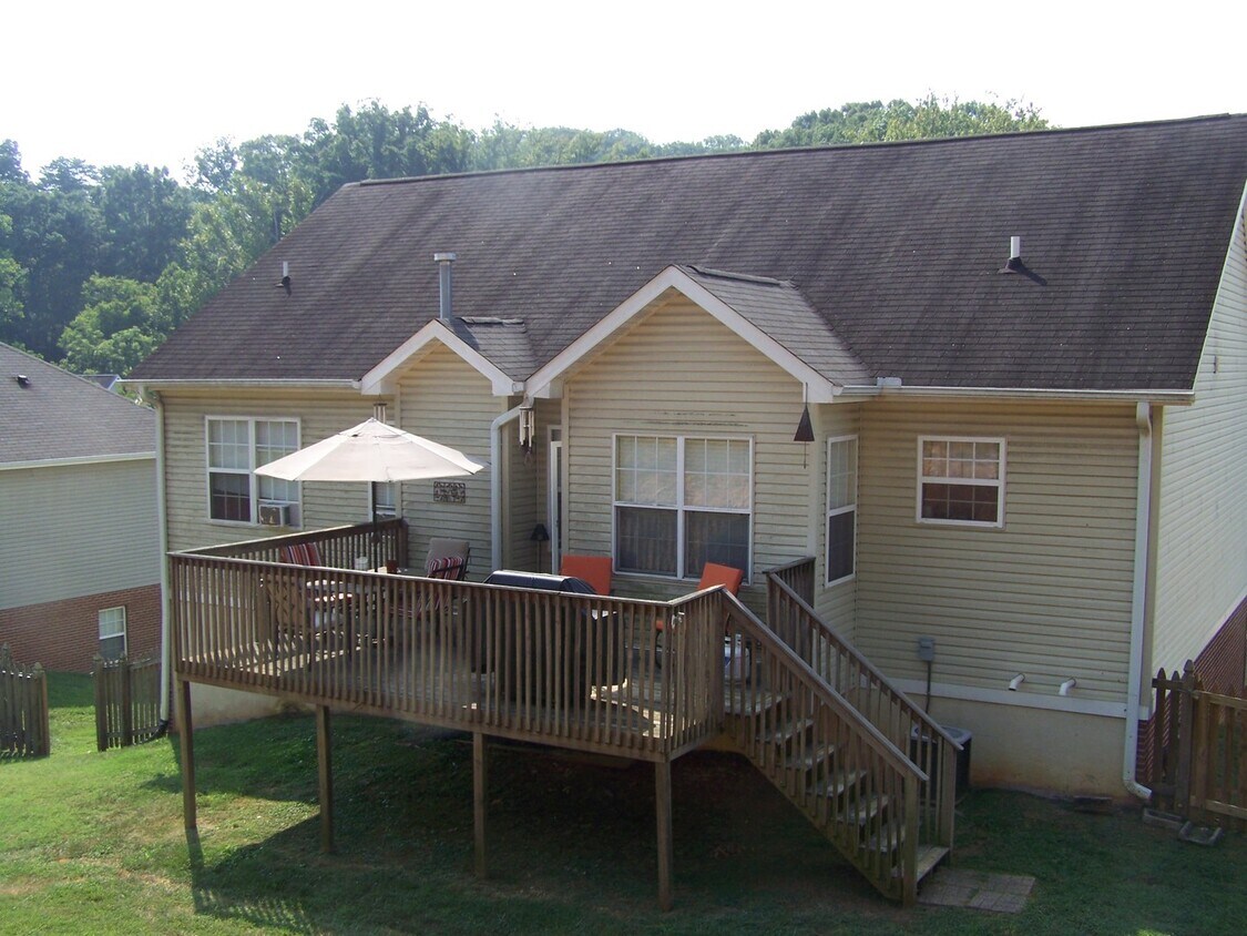 Building Photo - 6663 Creekhead Dr