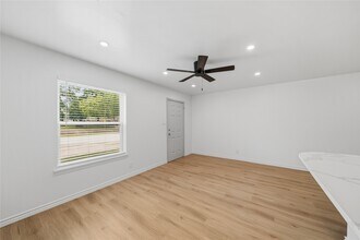 Building Photo - 1405 Shadowdale Dr
