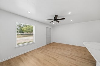 Building Photo - 1405 Shadowdale Dr
