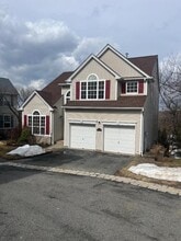 Building Photo - 223 Winding Hill Dr