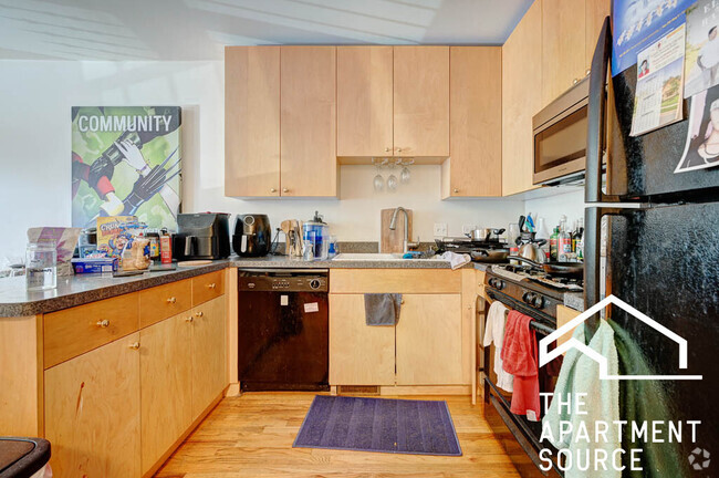 Building Photo - 1446 N Leavitt St