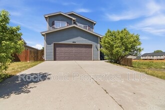 Building Photo - 4804 Saddleback Dr