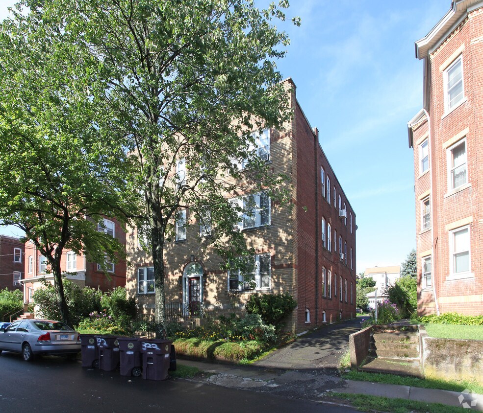 Building Photo - 322 High St