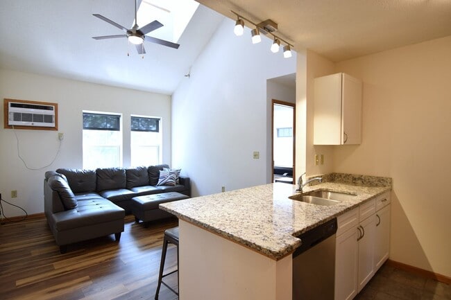 Foto del edificio - 2 Bedroom, 1 Bathroom
