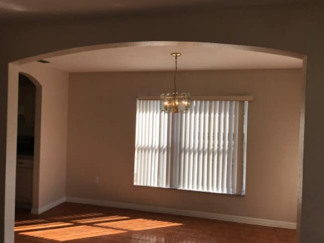 Building Photo - 622 Lemon St