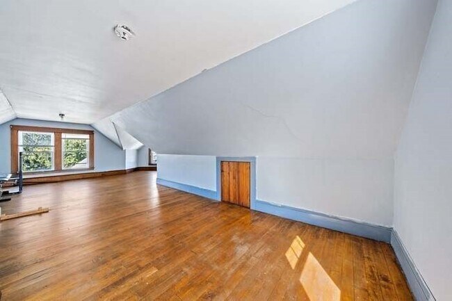 Building Photo - 51 Channing St