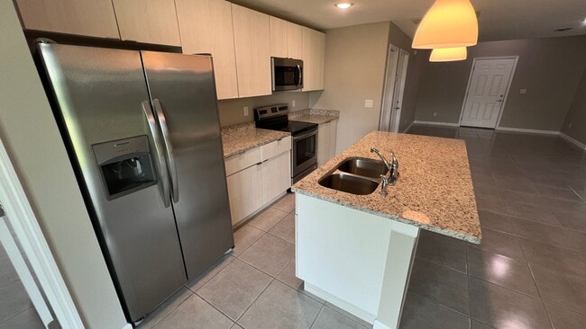 Building Photo - GORGEOUS 4 Bedroom, 2 Bathroom Home in Pal...