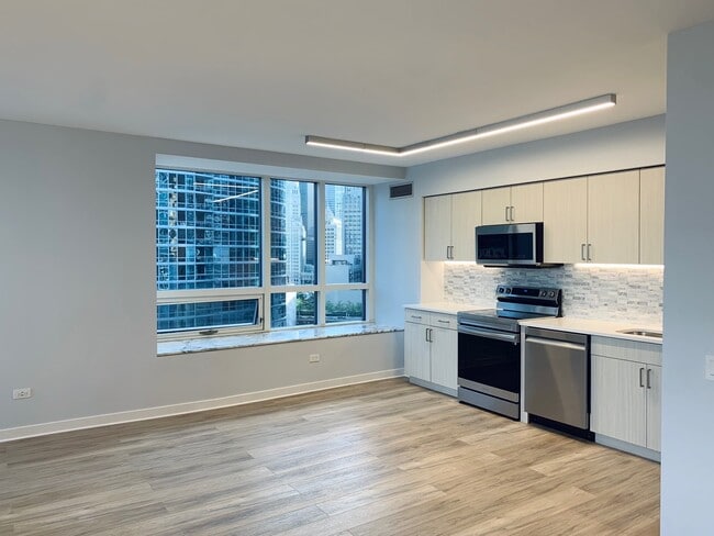 Building Photo - 512 N McClurg Ct