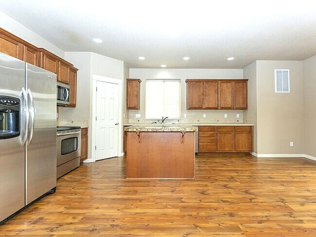 Foto del edificio - 20705 SW Booker Court ~ MOVE IN SPECIAL! 1...