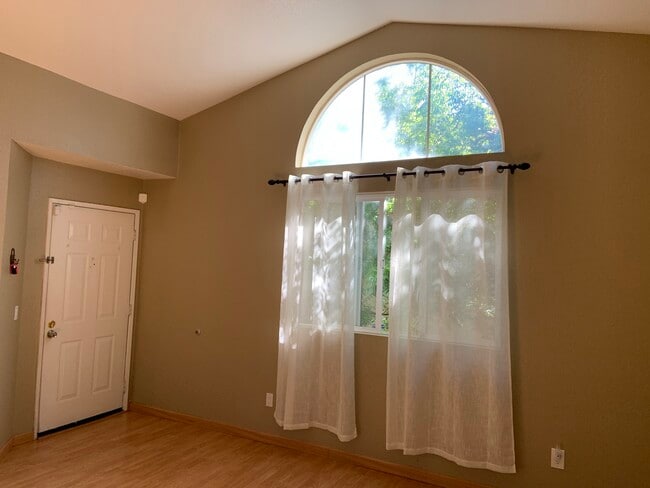 Building Photo - 1402 Forest Run