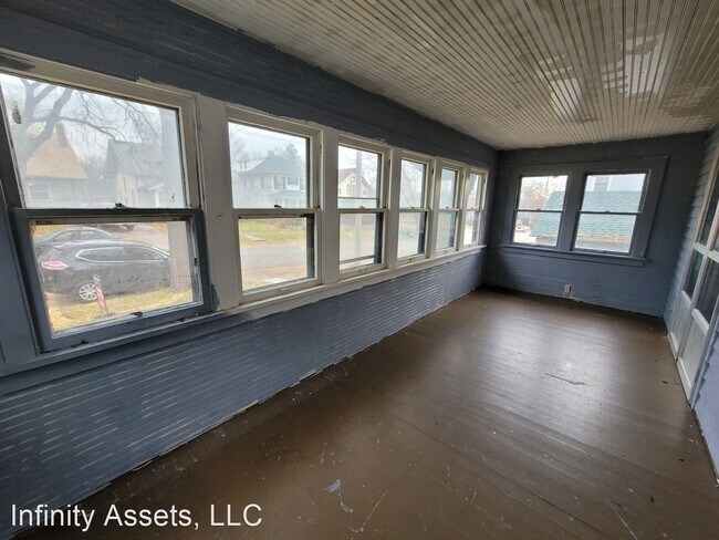 Building Photo - 3 br, 1 bath House - 712 Napoleon St