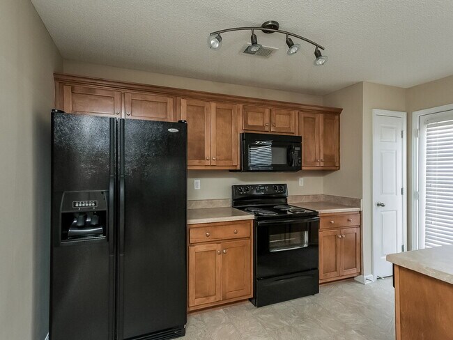 Building Photo - 7027 Maple Grove Rd