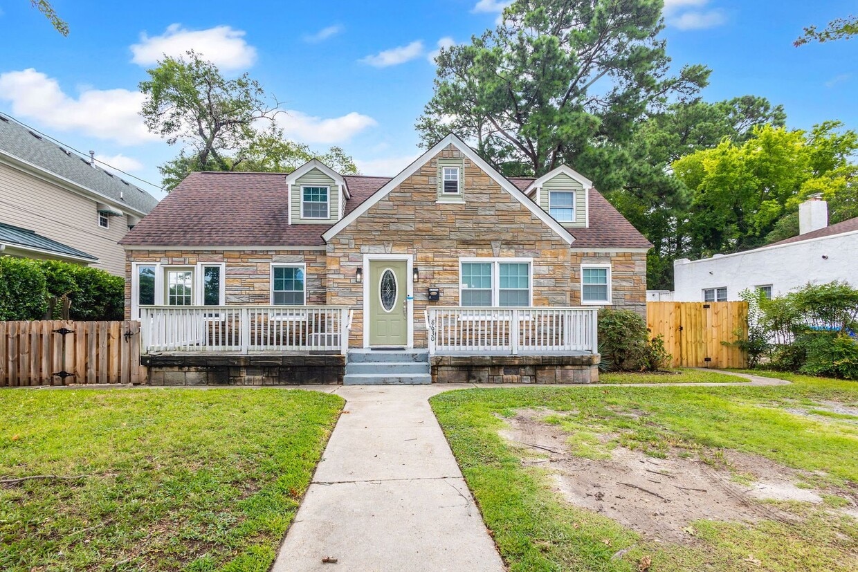 Primary Photo - 3 Bed 3.5 Bath Home for Rent in Norfolk!