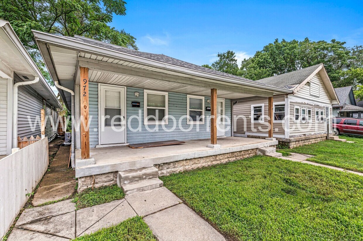 Primary Photo - Affordable Comfort & Style Near Downtown I...