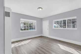 Building Photo - 840 55th St
