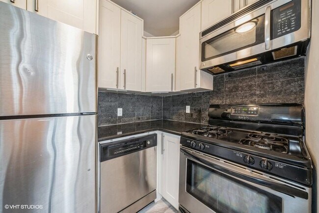 Foto del edificio - 145 Harrison Ave