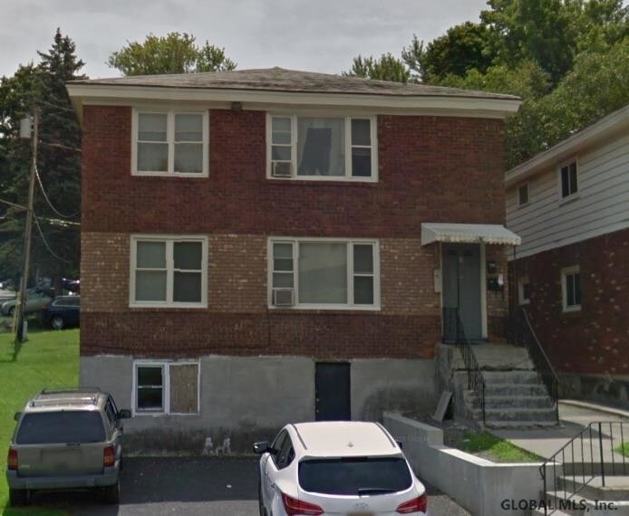 Primary Photo - 44 Hackett Blvd