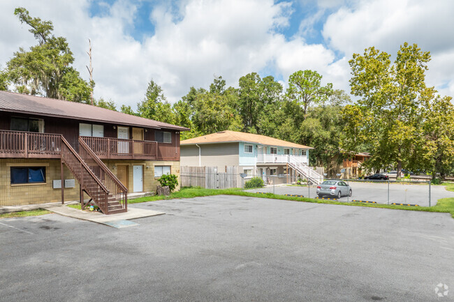 Parking - Cedar Ridge Apartments