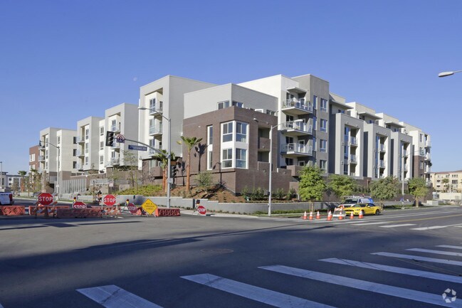 Building Photo - 5902-5926 Firefly Pl Dr