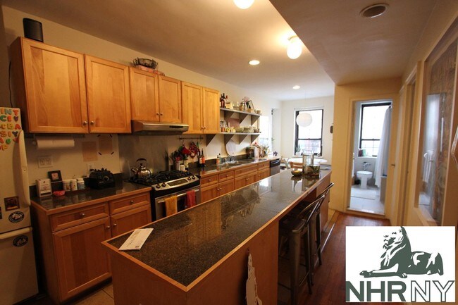 Building Photo - 205 West 15th Street