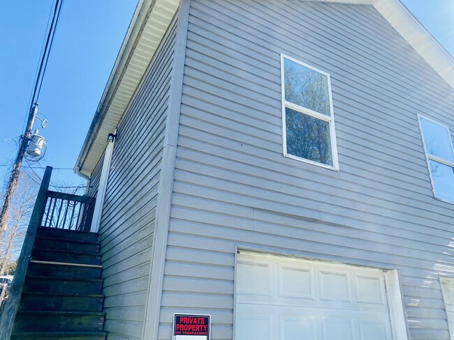 Building Photo - 424 Caribou Rd