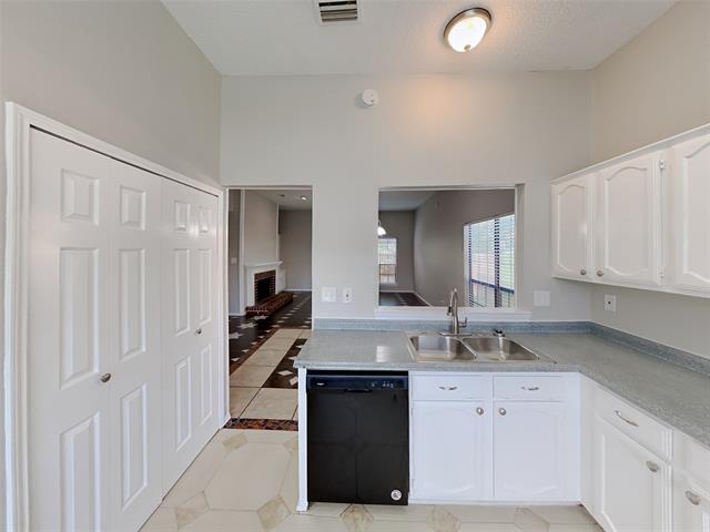 Foto del edificio - 2544 Forest Creek Dr